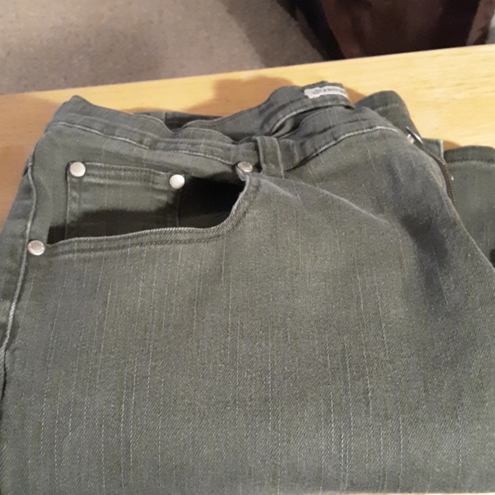 Jeans - Picture 2 of 4
